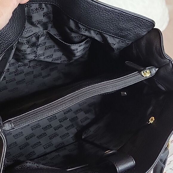 MICHAEL Michael Kors Large Black Leather Shoulder Bag - Picture 8 of 10